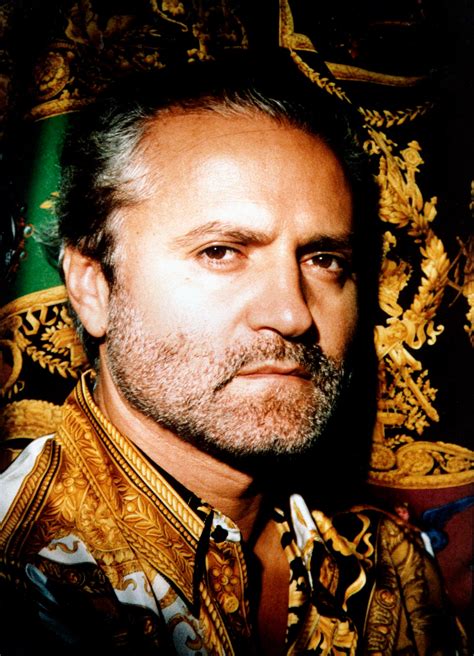 Gianni Versace, dieci codici distintivi del suo stile entrati nella 